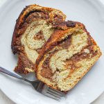 Veganer Nussstrudel mit Dattelsüße