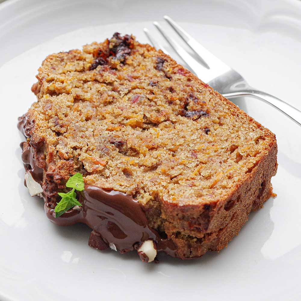 Karotten-Haselnuss-Kuchen mit Schokostückchen