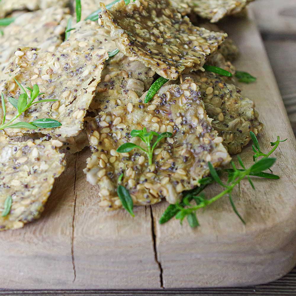 Mohn-Cracker mit Kürbiskernöl