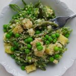Grüner Hirse-Kartoffelsalat mit cremigem Cashew-Dressing