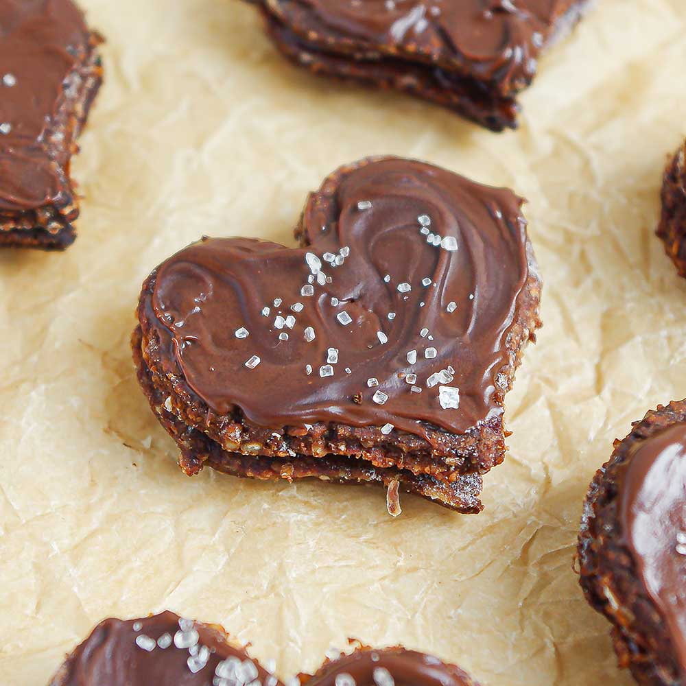 Zuckerfreie & Vegane Schoko-Mandel-Ausstechkekse