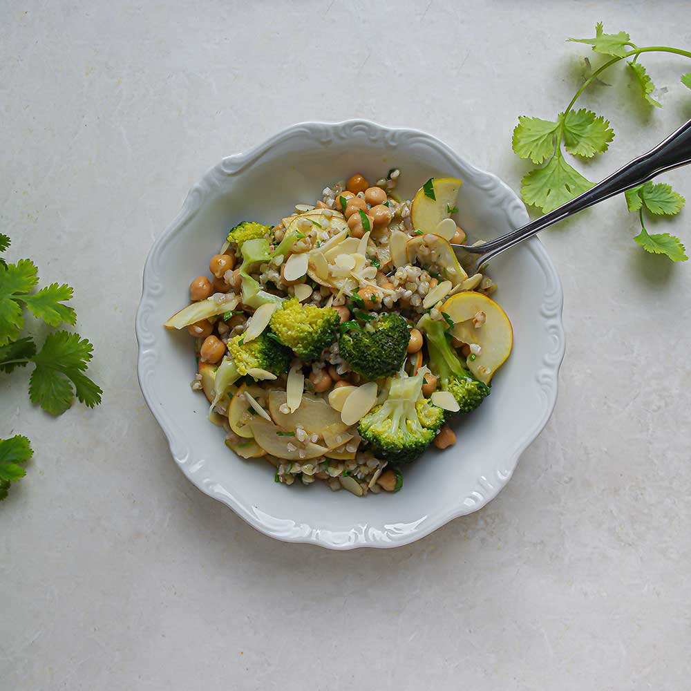 Brokkoli-Apfel-Salat mit Buchweizen