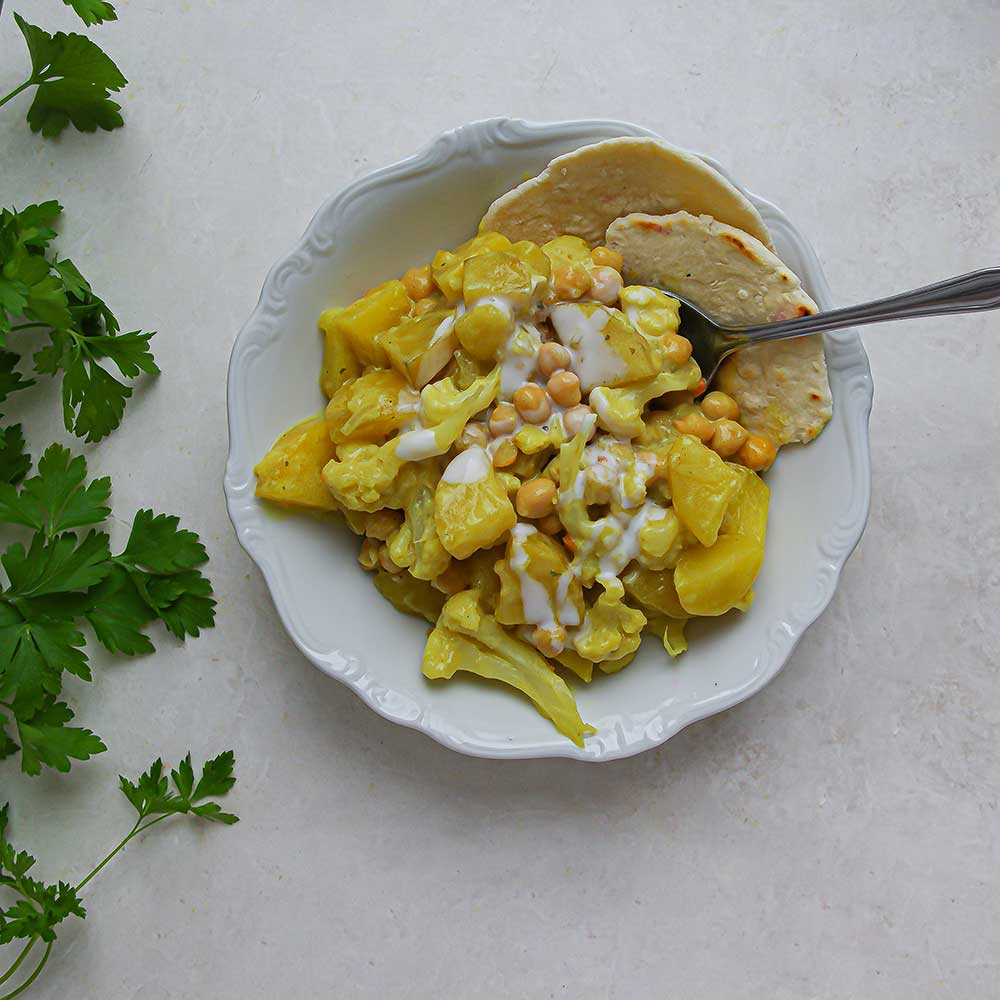 Veganes Blumenkohl-Kartoffel-Curry