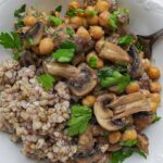 Vegane Pilz-Pfanne mit Kichererbsen