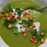 Vegane Erbsen-Wirsing-Suppe